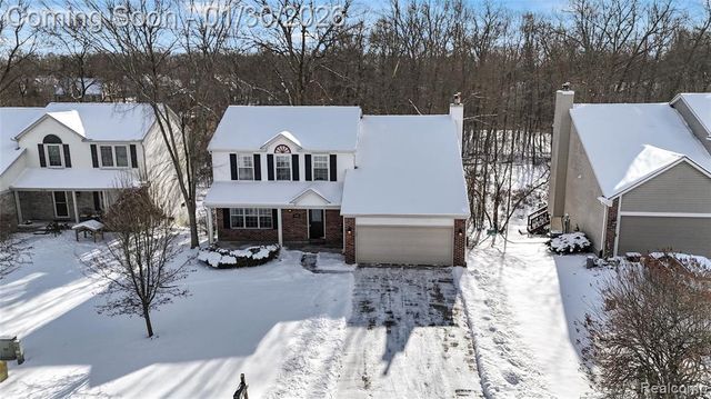 1041 Walloon Court, Lake Orion, MI 48360