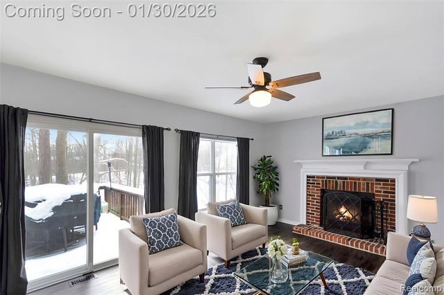 1041 Walloon Court, Lake Orion, MI 48360