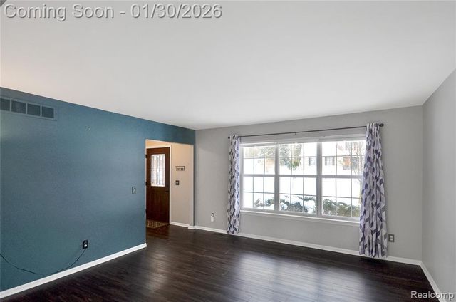 1041 Walloon Court, Lake Orion, MI 48360