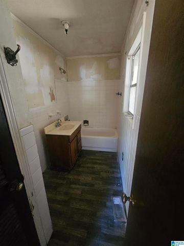 2200 LISA ANN DRIVE SE, Leeds, AL 35094