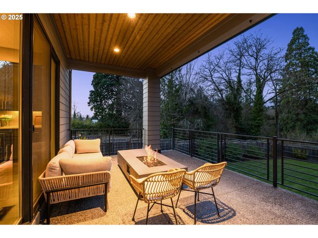 10805 Nw CORNELL Rd, Portland, OR 97229