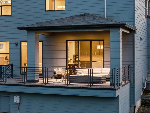 10805 Nw CORNELL Rd, Portland, OR 97229