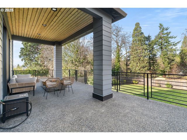 10805 Nw CORNELL Rd, Portland, OR 97229