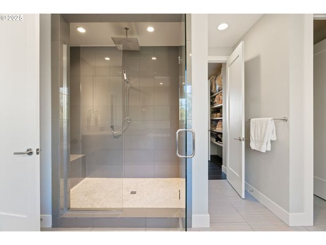 10805 Nw CORNELL Rd, Portland, OR 97229