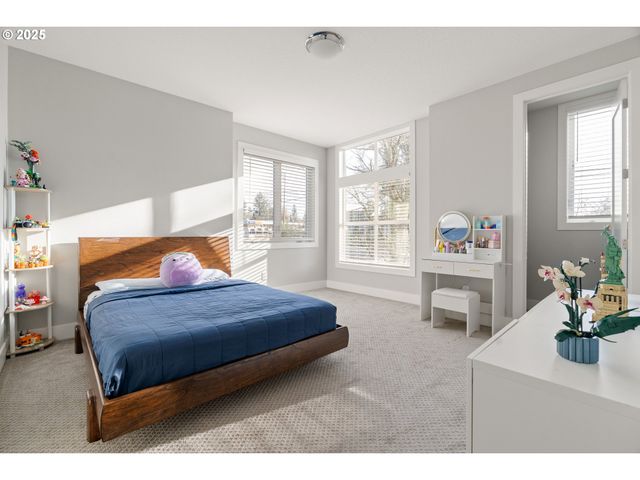 10805 Nw CORNELL Rd, Portland, OR 97229