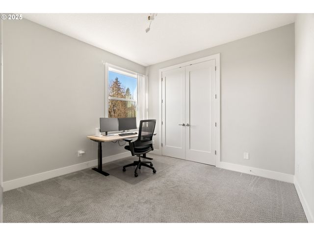 10805 Nw CORNELL Rd, Portland, OR 97229