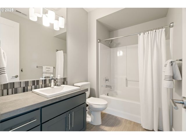 10805 Nw CORNELL Rd, Portland, OR 97229