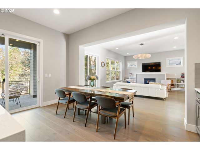 10805 Nw CORNELL Rd, Portland, OR 97229