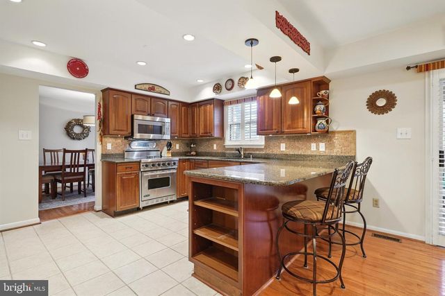 1247 DOUBLEDAY DR, Arnold, MD 21012