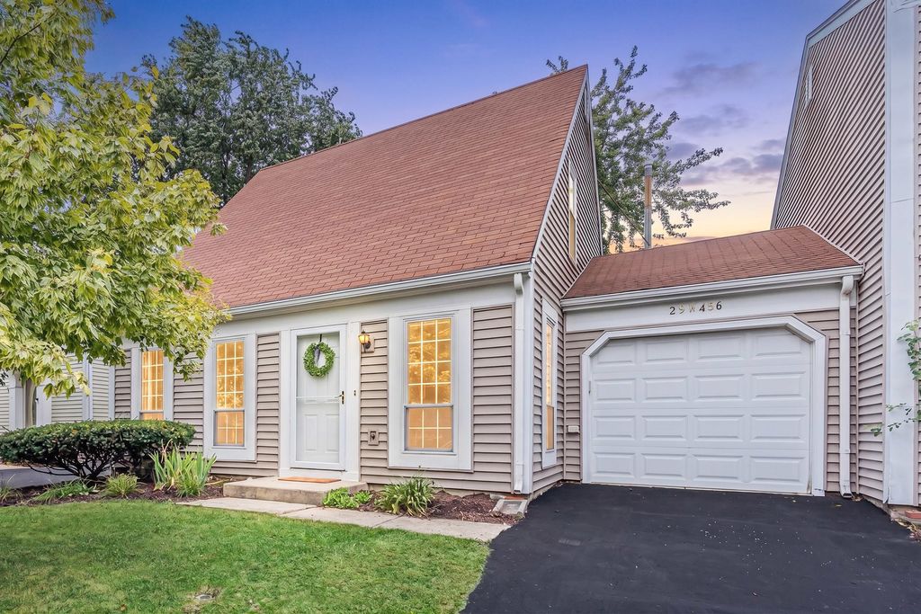 29W456 Blackthorn Lane, Warrenville, IL 60555 — exterior