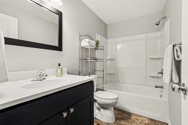 6346 Wood Hollow Drive, Kalamazoo, MI 49009