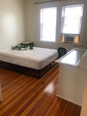 29 Chetwynd Rd 1, Somerville, MA 02144