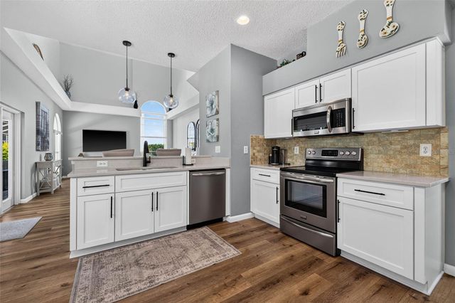 11123 CLAYRIDGE DRIVE, Tampa, FL 33635