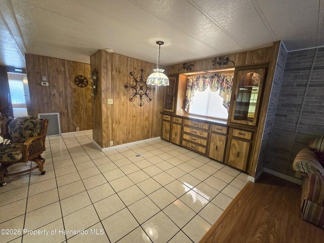 8436 Central Avenue, Brooksville, FL 34613