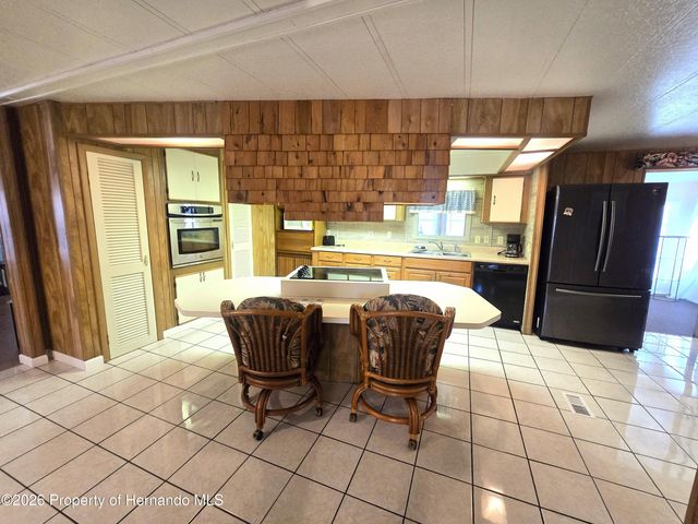 8436 Central Avenue, Brooksville, FL 34613