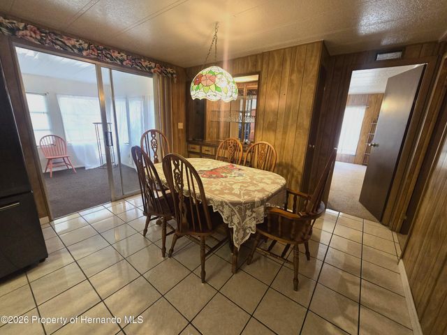 8436 Central Avenue, Brooksville, FL 34613