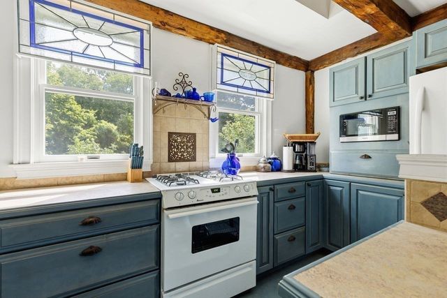 294 Plymouth St, Middleboro, MA 02346