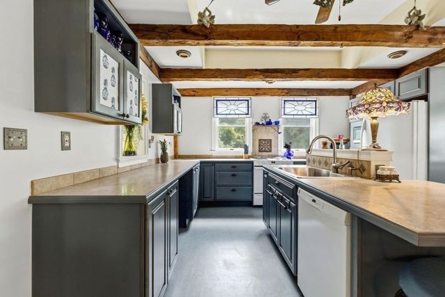 294 Plymouth St, Middleboro, MA 02346