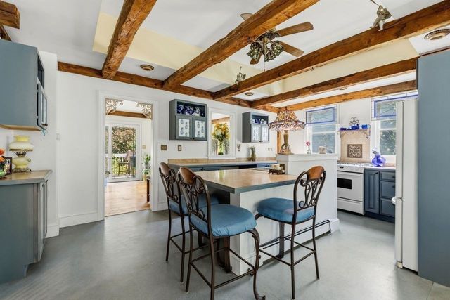 294 Plymouth St, Middleboro, MA 02346