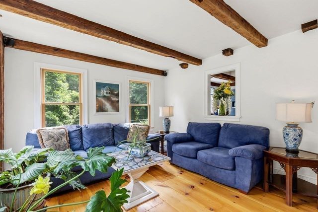 294 Plymouth St, Middleboro, MA 02346