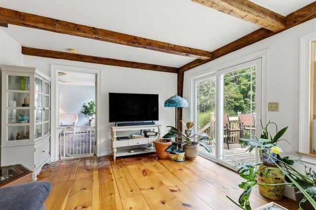 294 Plymouth St, Middleboro, MA 02346