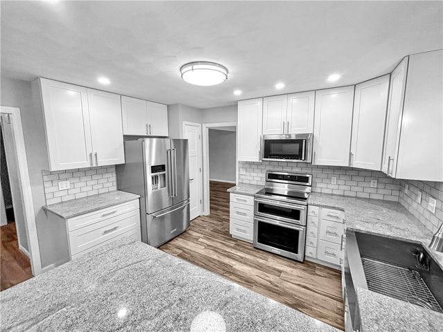 6800 Curtwood Drive, Tipp City, OH 45371