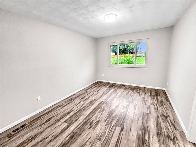 6800 Curtwood Drive, Tipp City, OH 45371