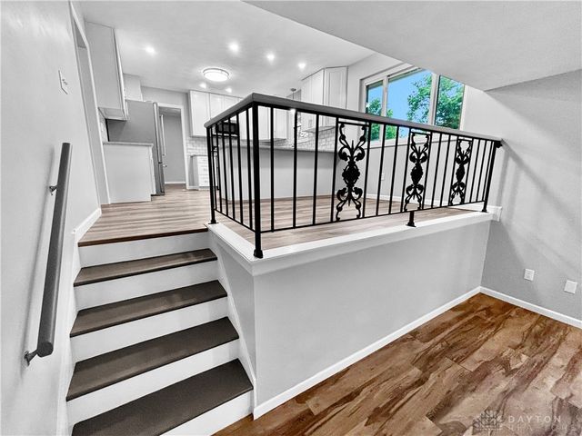 6800 Curtwood Drive, Tipp City, OH 45371