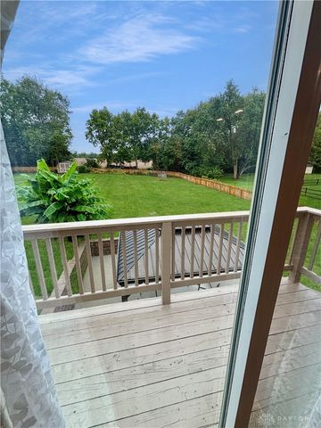 6800 Curtwood Drive, Tipp City, OH 45371