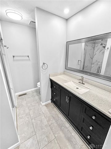 6800 Curtwood Drive, Tipp City, OH 45371