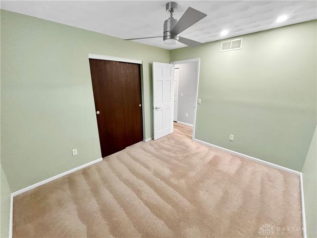 6800 Curtwood Drive, Tipp City, OH 45371