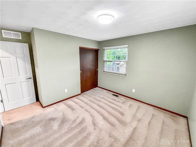 6800 Curtwood Drive, Tipp City, OH 45371