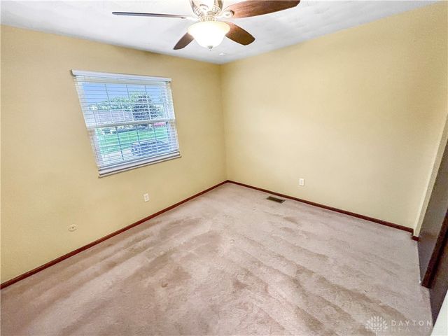 6800 Curtwood Drive, Tipp City, OH 45371