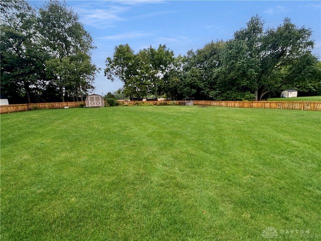 6800 Curtwood Drive, Tipp City, OH 45371