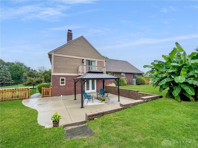 6800 Curtwood Drive, Tipp City, OH 45371