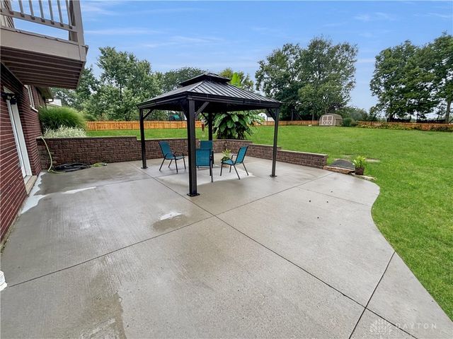 6800 Curtwood Drive, Tipp City, OH 45371