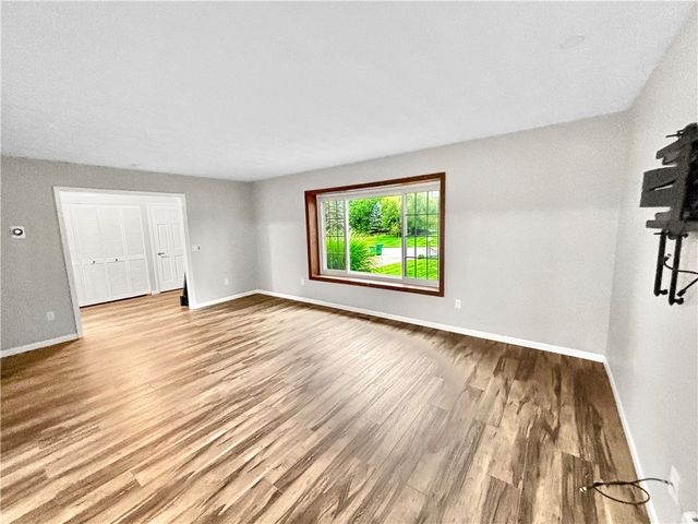 6800 Curtwood Drive, Tipp City, OH 45371