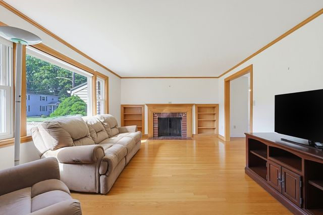 71 Parker Ave, Newton, MA 02459