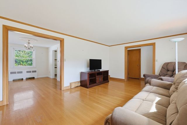 71 Parker Ave, Newton, MA 02459