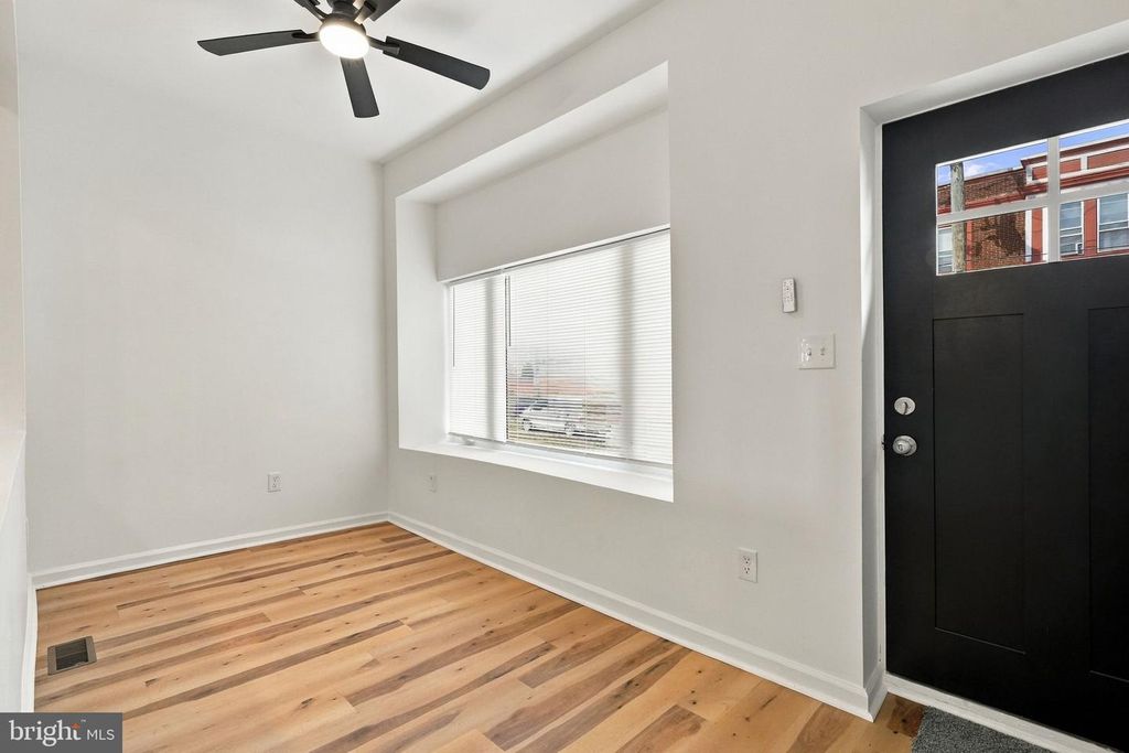 906 W ROCKLAND ST, PHILADELPHIA, PA 19141 — photo 3