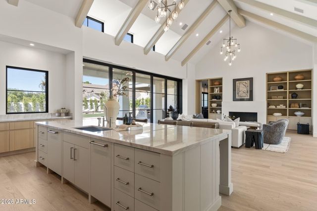 4220 N 57TH Place, Phoenix, AZ 85018