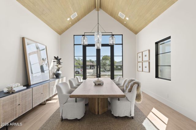 4220 N 57TH Place, Phoenix, AZ 85018