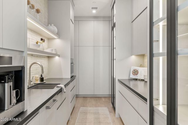 4220 N 57TH Place, Phoenix, AZ 85018