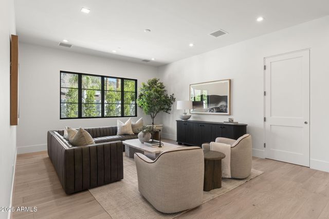 4220 N 57TH Place, Phoenix, AZ 85018