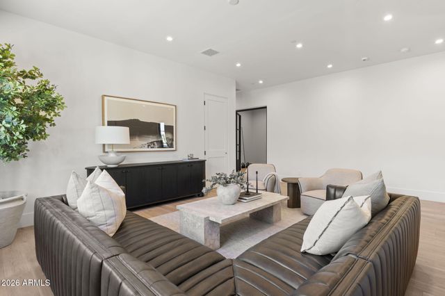 4220 N 57TH Place, Phoenix, AZ 85018