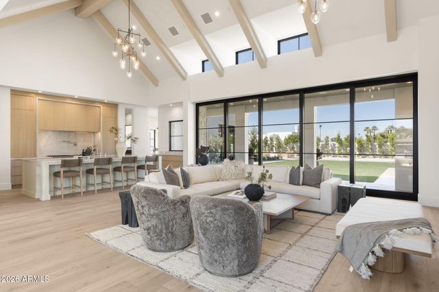 4220 N 57TH Place, Phoenix, AZ 85018