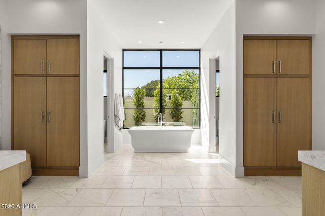 4220 N 57TH Place, Phoenix, AZ 85018