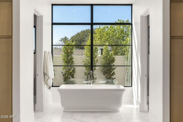 4220 N 57TH Place, Phoenix, AZ 85018