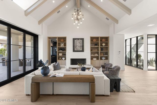 4220 N 57TH Place, Phoenix, AZ 85018