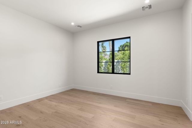 4220 N 57TH Place, Phoenix, AZ 85018